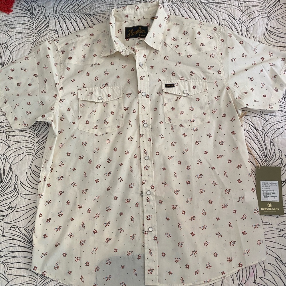 NWT Howler H bar B button down Size M